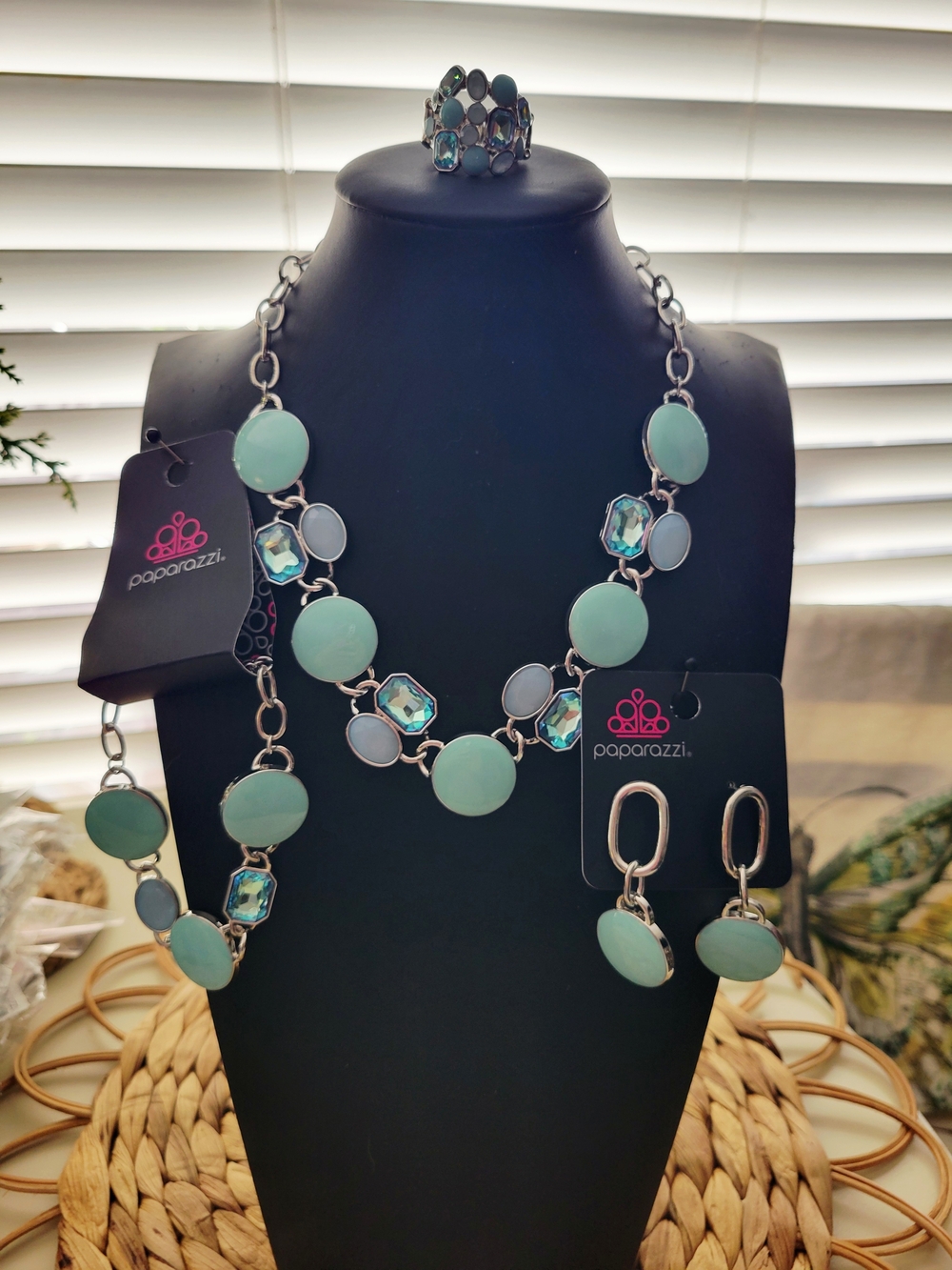 Paparazzi Lt Blue Aqua Link Necklace, Earrings & Ring Set